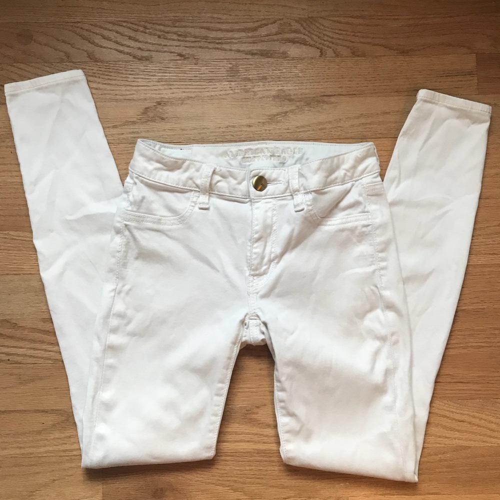 American Eagle • White Jeans Super Stretch Jegging